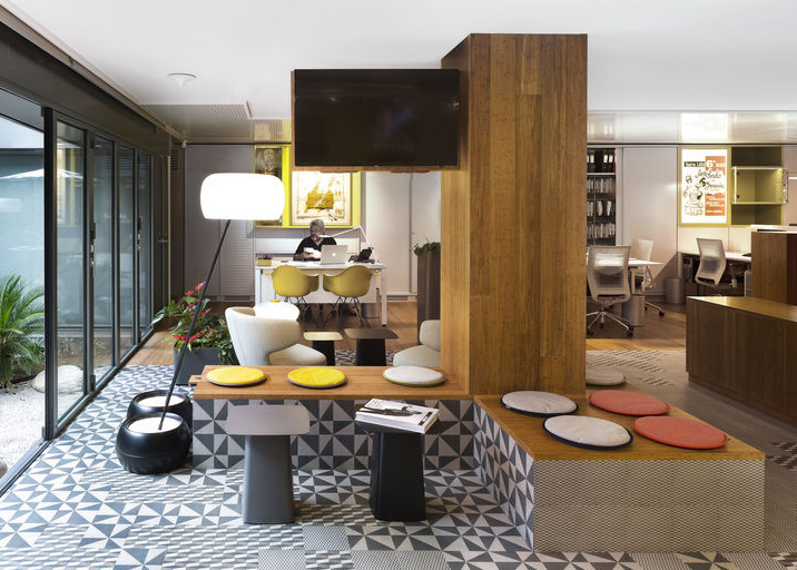 サイドテーブル PLUS WEB CATALOG | デスク・テーブル | Vitra | 667-872