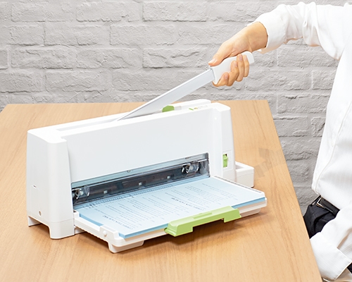 PLUS WEB CATALOG | スライドカッター・断裁機・ペーパーカッター